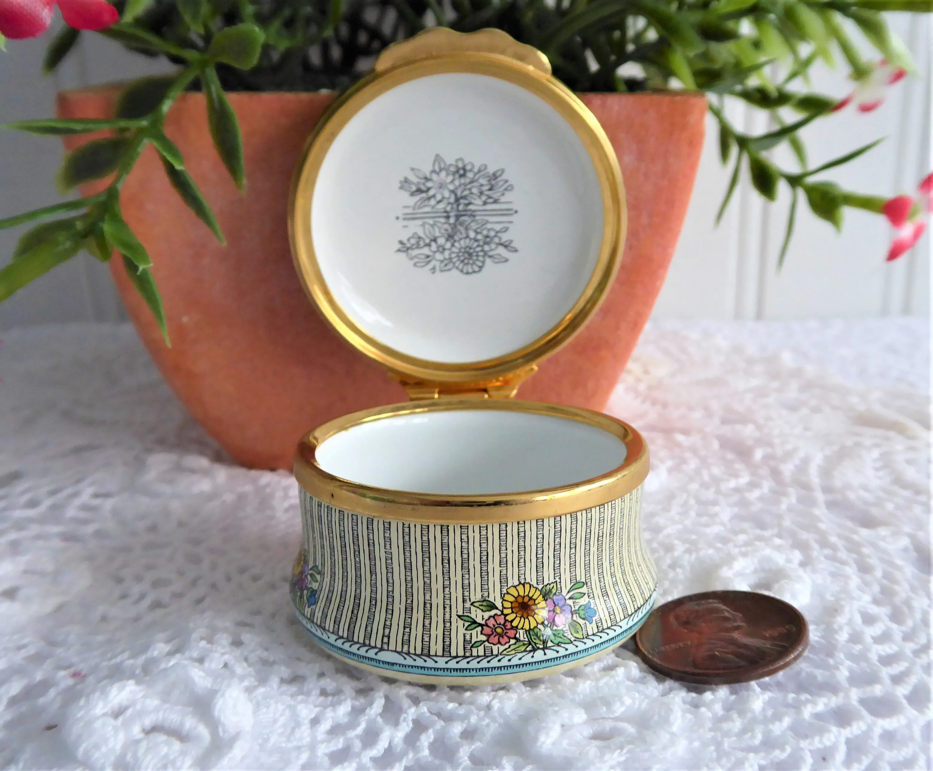 English Enamel Gift Trinket Box A Special Thank You 1980s Halcyon Days