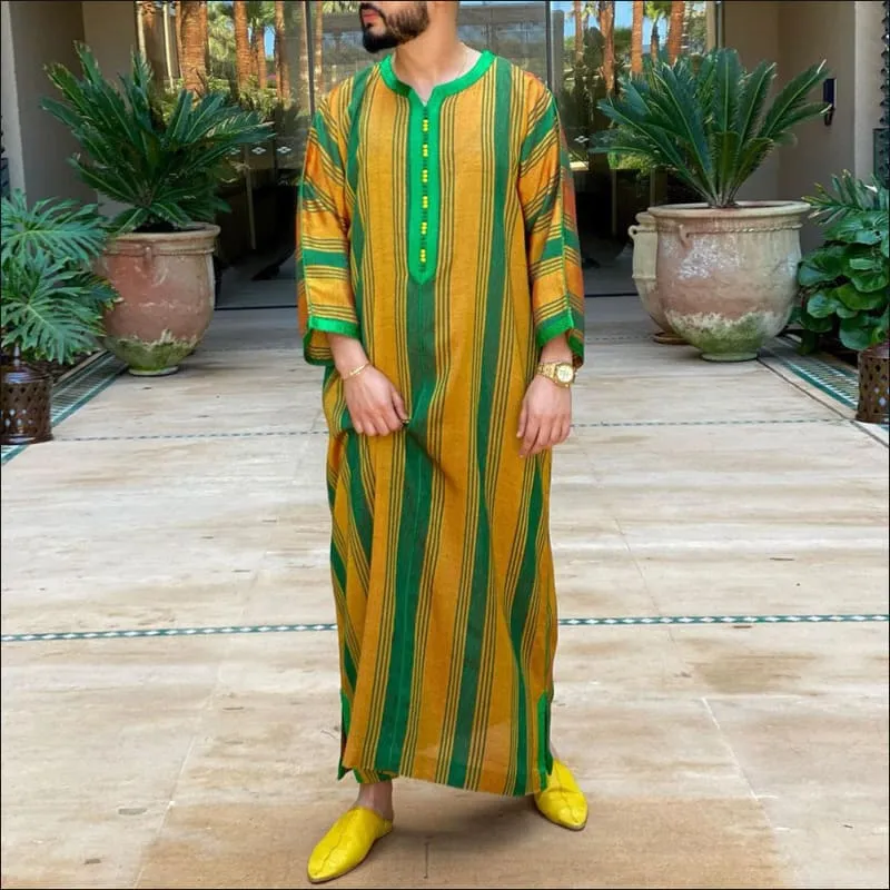 Saudi Arabian Ethnic Style Loose Striped Robe for Ultimate Comfort